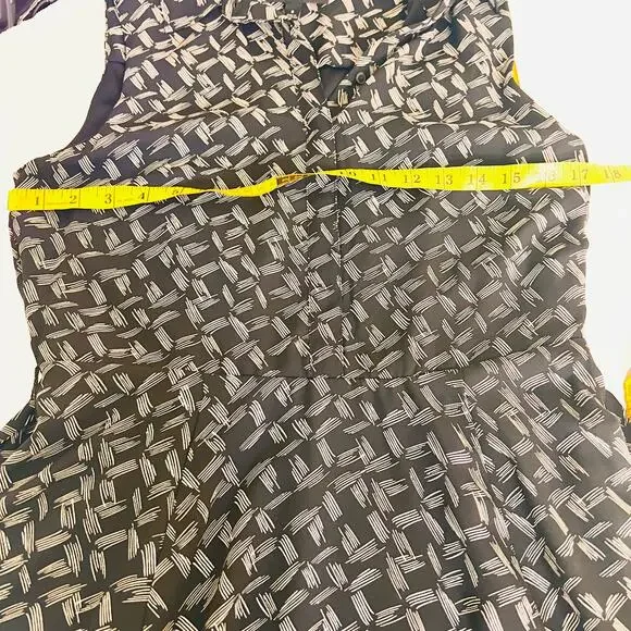 Banana Republic Grid Striped Sleeveless Half Button Up Belted Dress Size 8 Black - Picture 5 of 7